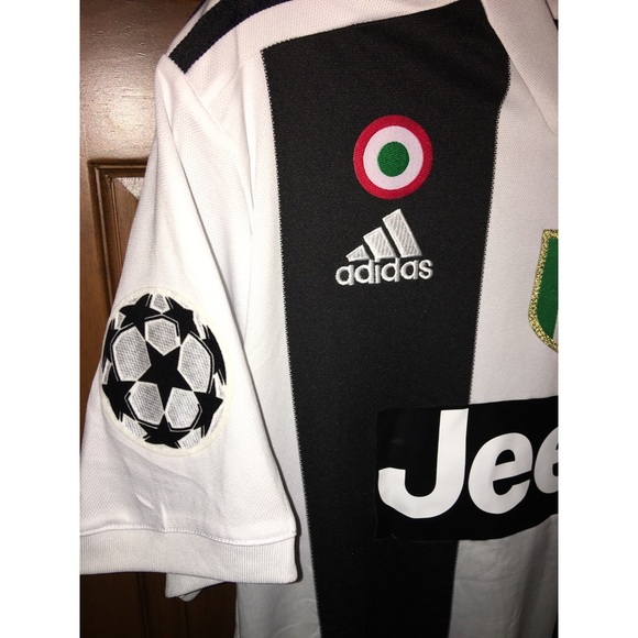 2018-19 Juventus Cristiano Ronaldo CR7 jersey - Picture 3 of 5